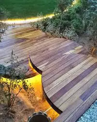 Havuz ve bahçe kenarı deck kaplama uygulaması — proje fotoğrafı 13