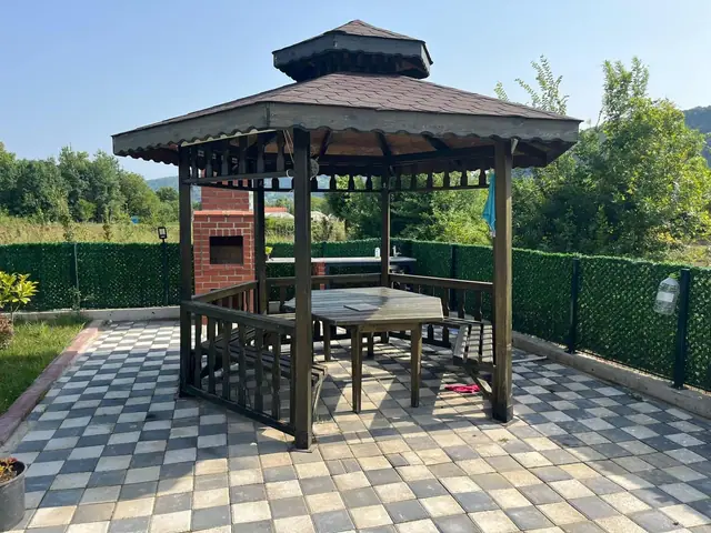 Bahçe için ahşap kamelya — uygulama fotoğrafı 6