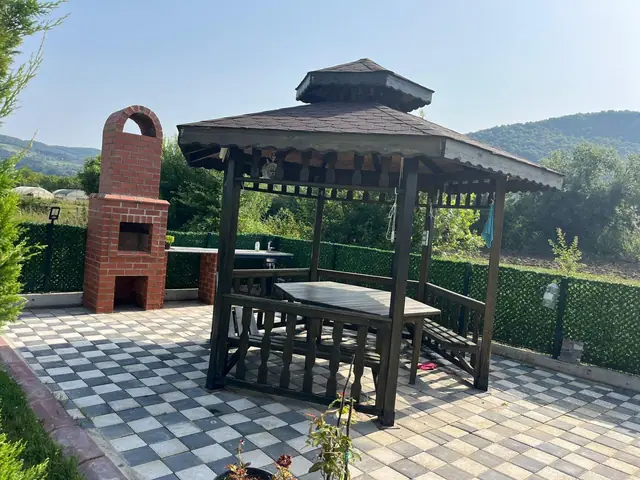 Bahçe için ahşap kamelya — uygulama fotoğrafı 8