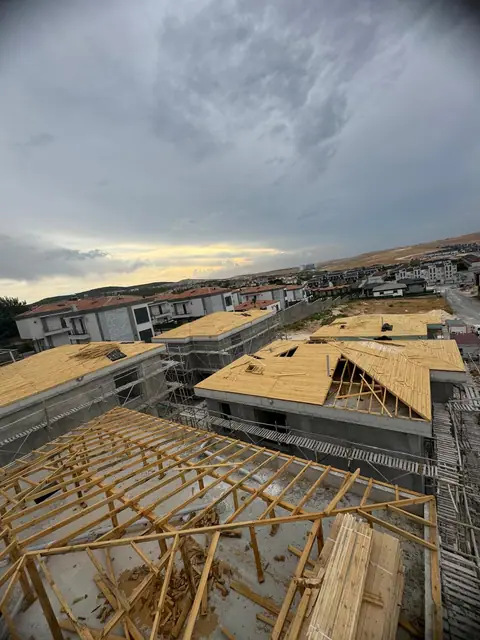 Ahşap oturtma çatı uygulaması — proje fotoğrafı 9