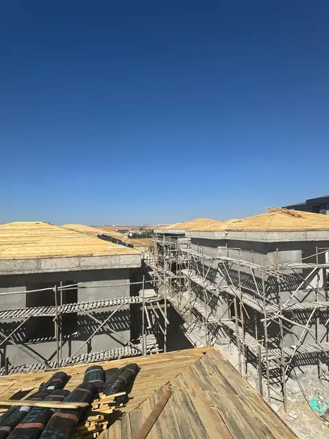 Ahşap oturtma çatı uygulaması — proje fotoğrafı 11